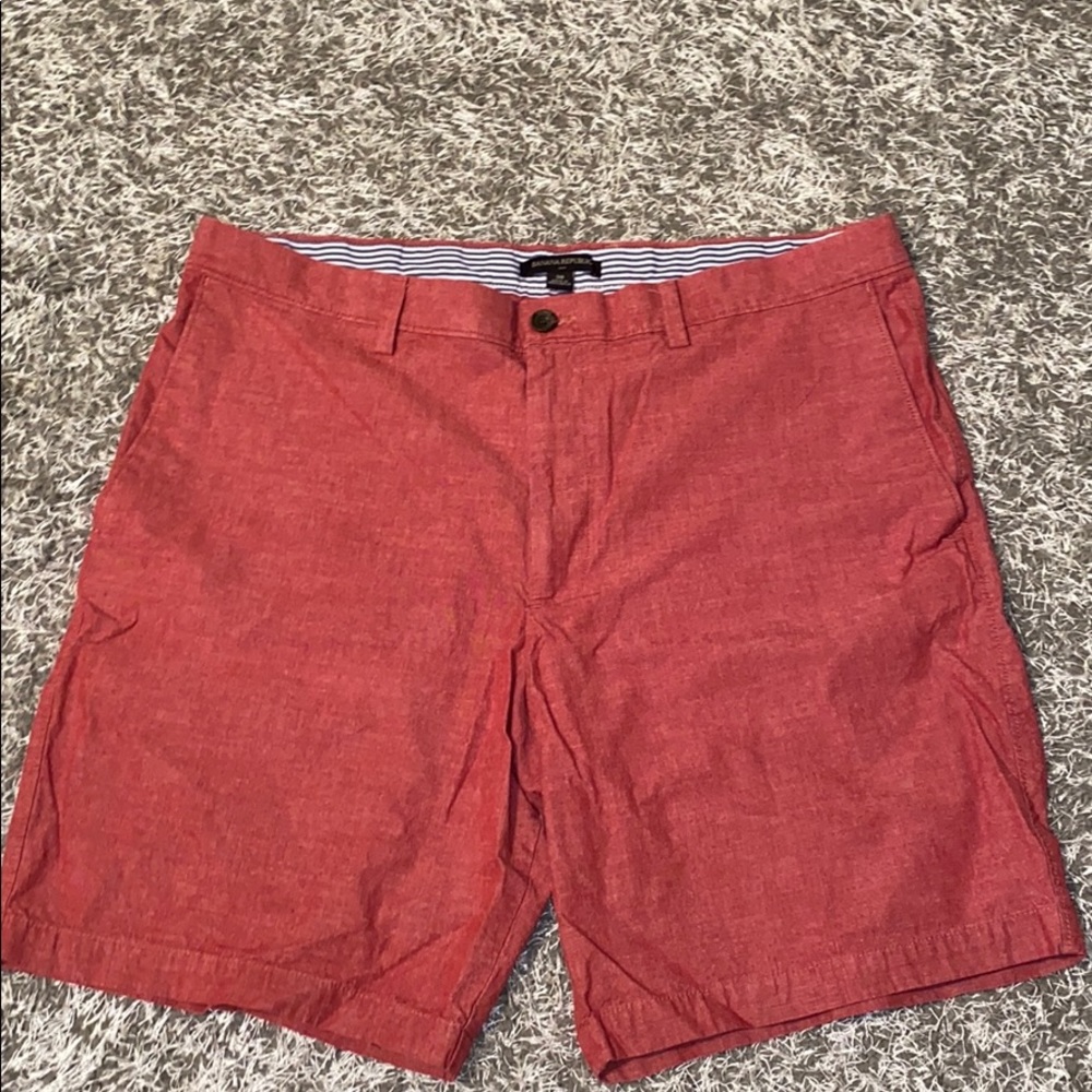 BANANA REPUBLIC RED SHORTS, SZ 38
